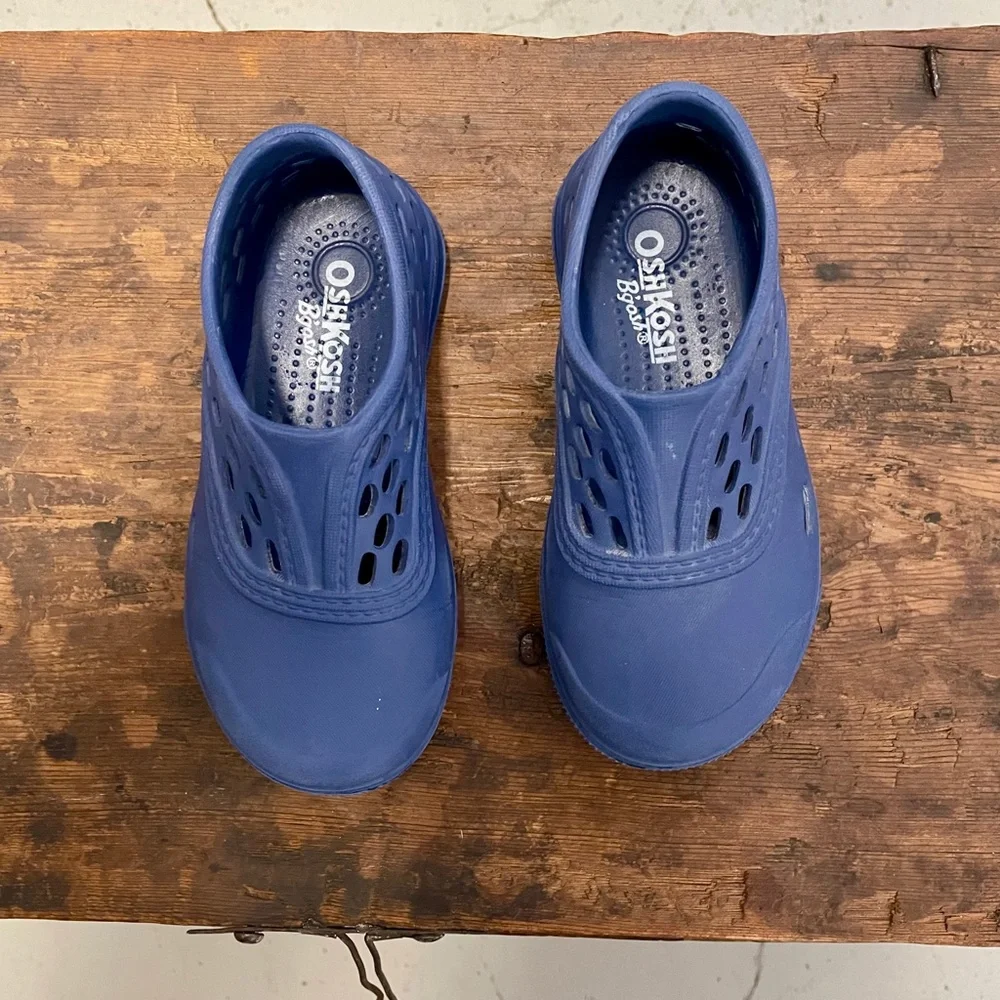 OshKosh B'Gosh rubber slip on sneaker shoes